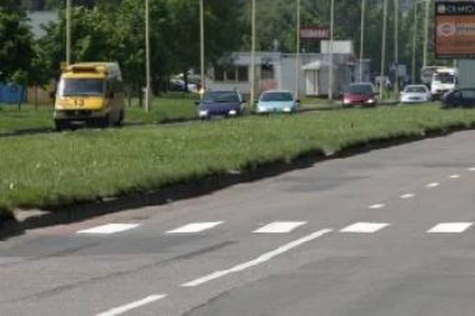 Išsisuks: šiemet gatvėms ženklinti lėšų skirta mažiau nei pernai, tačiau savivaldybė tvirtina, kad būtiniausi darbai bus padaryti.