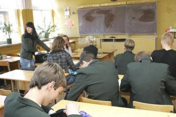 Nesitraukia: Vaižganto vidurinės mokyklos moksleiviai pasiduoti nežada.