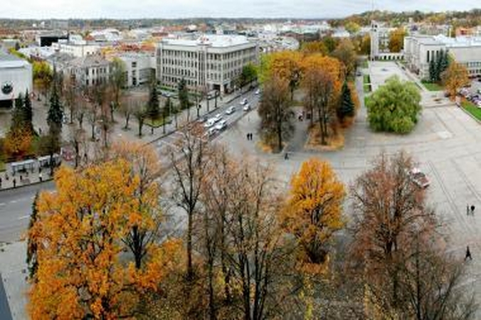 Miestiečiai laukia aikštės prisikėlimo