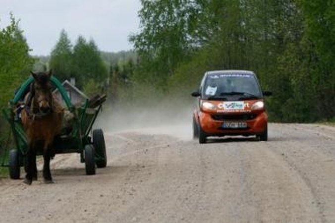 Alternatyvos: automobilį vairuodami "su galva" įsitikinsite, kad degalai kainuos pigiau nei pašaras arkliui.