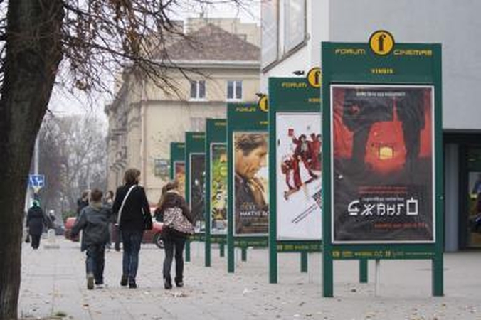 Savi interesai svarbiau už žiūrovą?