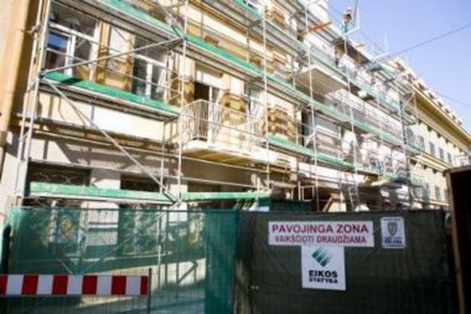 Kišenė: bendra griuvusio Šiaulių gatvės namo dalies atstatymo ir kompensacijų gyventojams suma siekia 3 mln. litų.