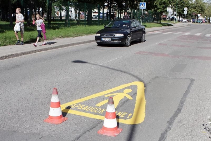 Ženklus „Apsaugok mane“  prilygino reklamai