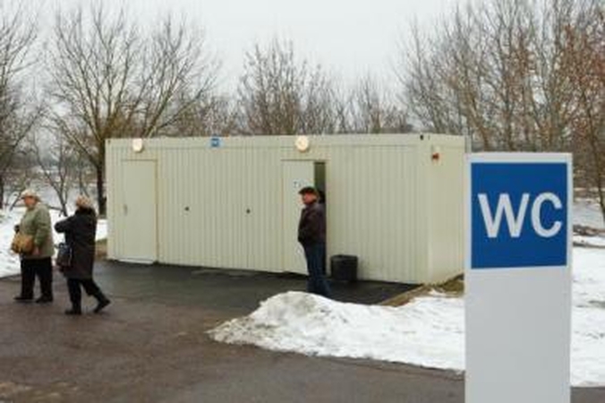 Dėmė: brangus tualetas tapo bene labiausiai šios kadencijos miesto valdžios mundurą sutepusiu darbu.