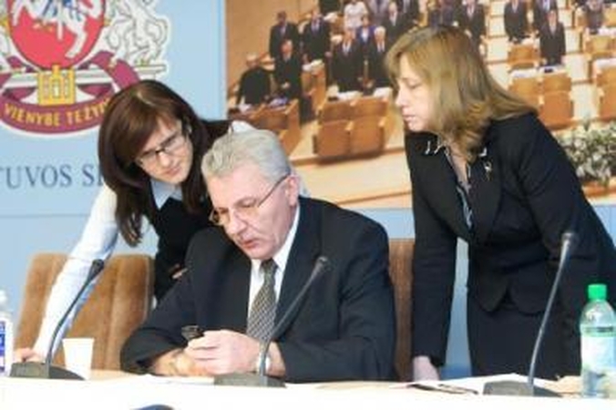 Pasimokė: A.Salamakinas jau gailisi inicijavęs ataskaitų, kam politikai leido parlamentinei veiklai skirtas lėšas, viešinimą.