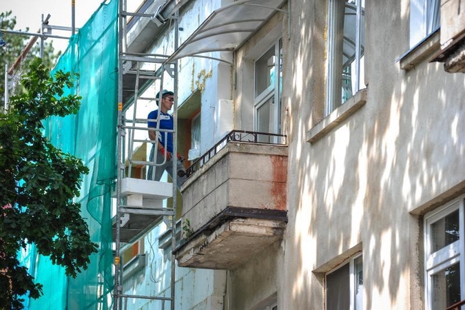 Neprofesionalams daugiabučių renovacija vis dar per klampi