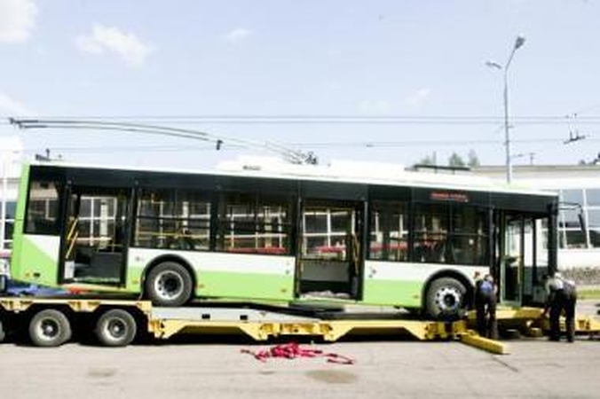 Panašumai: techniniai troleibuso "Bogdan" (nuotr.) duomenys identiški "Vytauto". Tai – modernus, elektros energiją taupantis troleibusas.