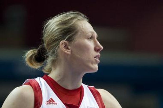 Nesenstanti moterų krepšinio karalienė