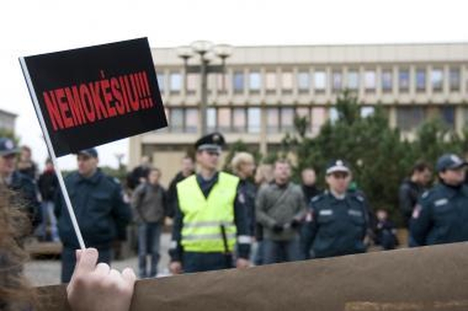 Studentas - ne piemuo, o melžiama karvė