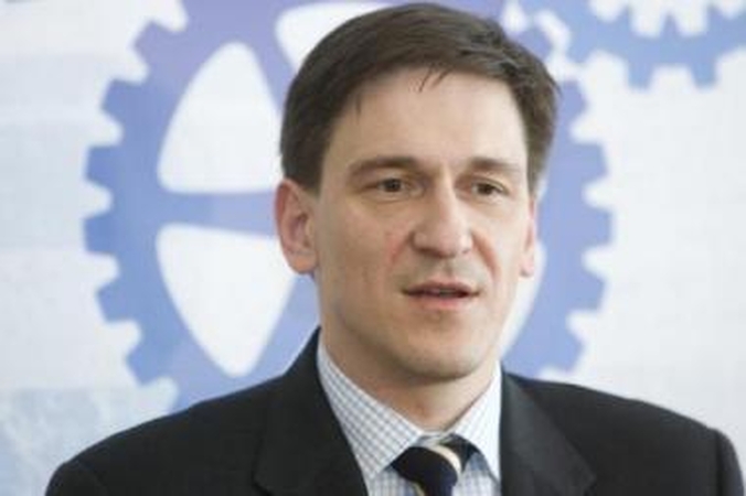 Balon: ūkio ministro D.Kreivio teigimu, pirkdama kompiuterius "Sodra" permokėjo milijoną litų.