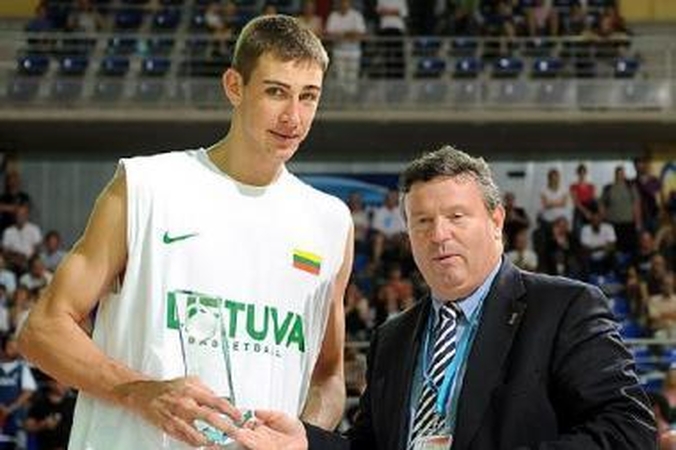Kuklumas: J.Valančiūnas tikino, kad savo žaidime mato daugiau trūkumų nei privalumų.