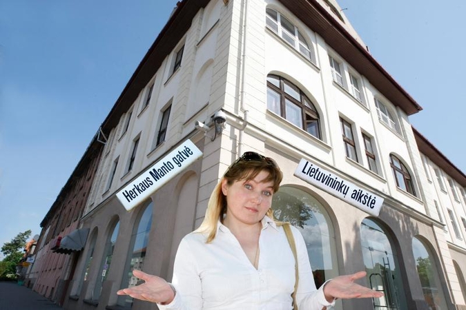 Kampinio namo įkaitai: adreso nežino nei gyventojai, nei tarnybos