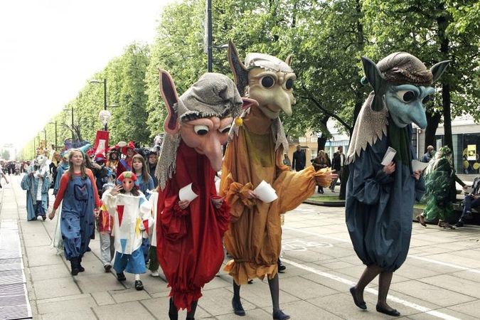 Lėlių teatrų festivalis vėl kvies šypsotis