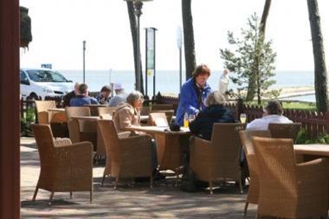 Poilsis: turistai Neringoje iki birželio vidurio gali mėgautis kur kas pigesniais malonumais, sezono įkarštyje nakvynės kainos augs.