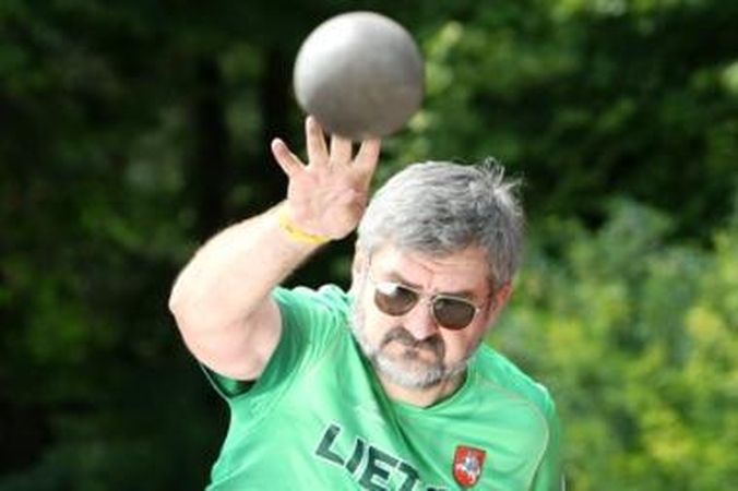 Blaškosi: G.Babravičius jau tikina paaukojęs ne svetimus, bet nuosavus 12 tūkst. litų, tačiau pinigų kilmės vis vien neatskleidžia.