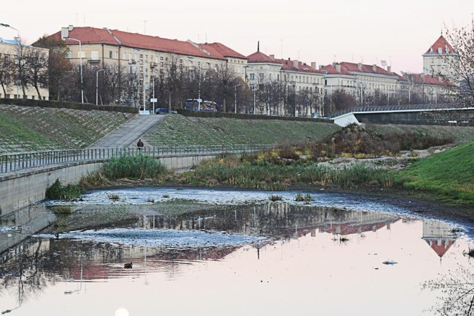 Kauno   valdžią    klampina   dumblas   