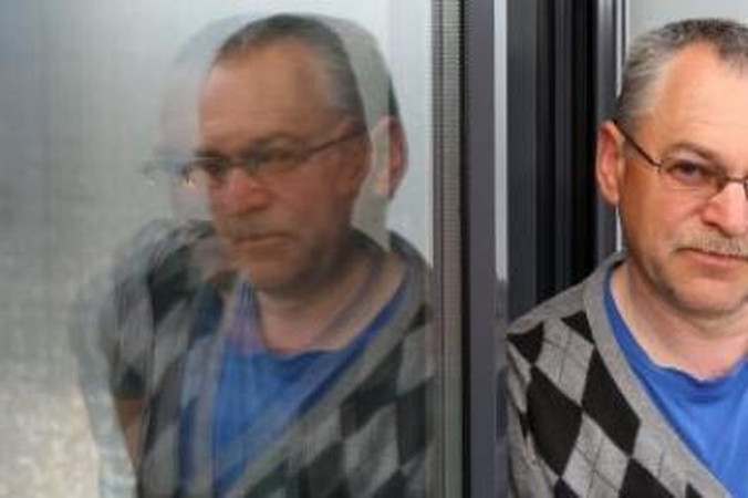 Nemoka: buvęs "Vėtrūnos" darbuotojas G.Ubarta teigė, kad ir sumažinus atlyginimus sporto arenos statybininkai jų laiku negauna.