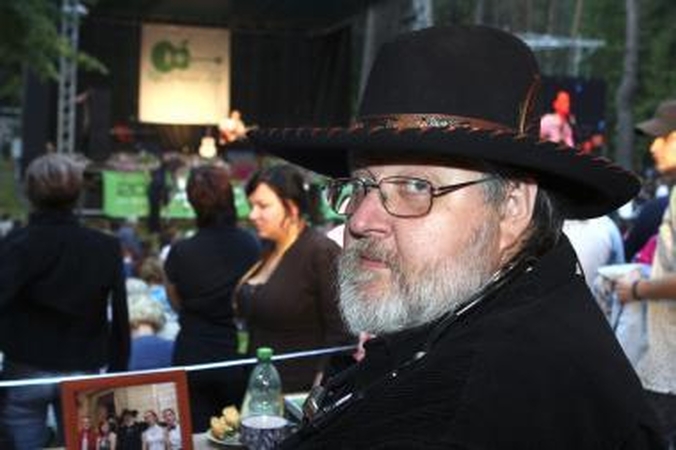Kulautuvoje - dešimtasis bardų festivalis "Akacijų alėja"