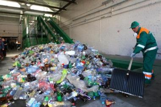 Plastikiniai bambaliai keliauja perdirbėjams