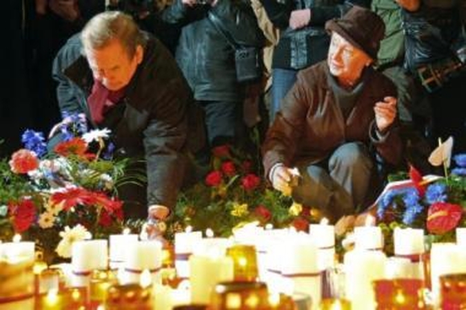 Minėjimas: 20 metų senumo įvykių dalyvius pagerbė aukšti šalies politikai.