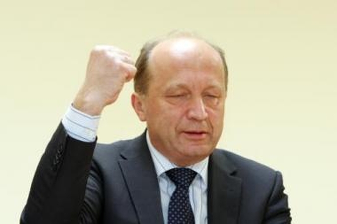 Pergalė: premjeras A.Kubilius prastūmė pro Seimo barikadas sumažintą biudžetą.
