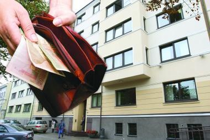 Atėmė: vis tuštėjančioje miesto piniginėje dar reikia rasti 15 mln. litų, kurių užsimanė Vyriausybė, todėl jie miesto reikmėms nebebus skirti.