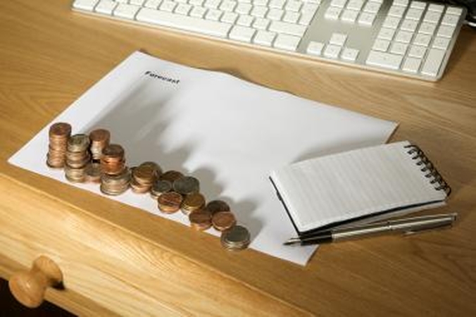 Prognozės: ekspertų manymu, bendrovės dividendų nežarstys ne tik šiais, bet ir kitais metais.