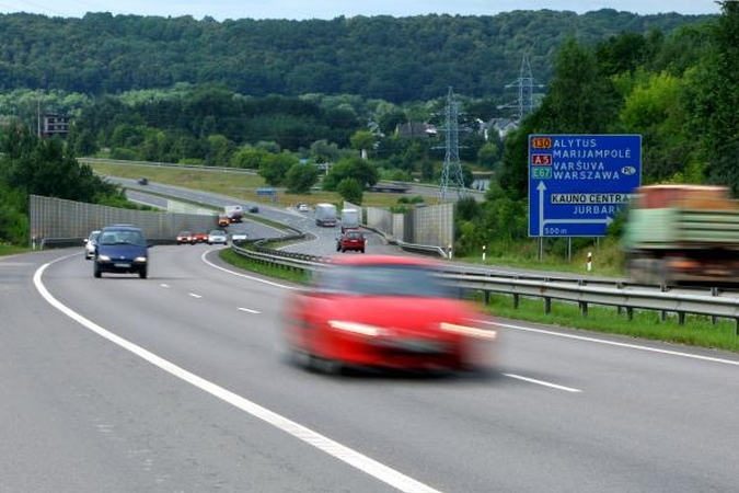 Sankcijos: už pernelyg didelį skleidžiamą triukšmą vairuotojams gręsia 100-200 Lt bauda.
