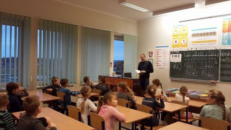 Skaito visa mokyklos bendruomenė