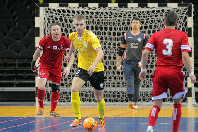 Tarptautinio salės futbolo turnyro starte - Kauno "Vyčio" pergalė